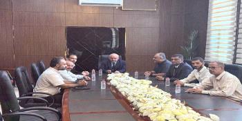 وزير الخدمة المدنية  والتأمينات يلتقي قيادة صندوق صيانة الطرق لبحث تعزيز الأداء المؤسسي...