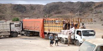  لحج..محطة الوزن المحوري بالعند تواصل ضبط الحمولات الزائدة حفاظا على الطرق والسلامة العامة...