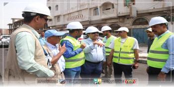 رئيس صندوق صيانة الطرق ووفد البنك الدولي يتفقدان مشاريع البنية التحتية الممولة دوليا في عدن...