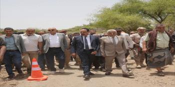 وزير الأشغال ومحافظ تعز يدشنان مشروع صيانة وإعادة تأهيل طريق النشمة – حوبان قدس بطول 26 كم. ...