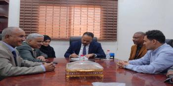 وزير الأشغال يشهد توقيع عقد صيانة وإعادة تأهيل المقطع الخامس من طريق العبر – عتق ...
